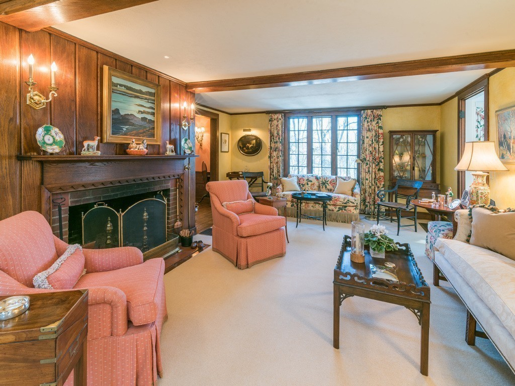 143 Meadowbrook Road Weston, MA 02493 - Photo 8 of 17