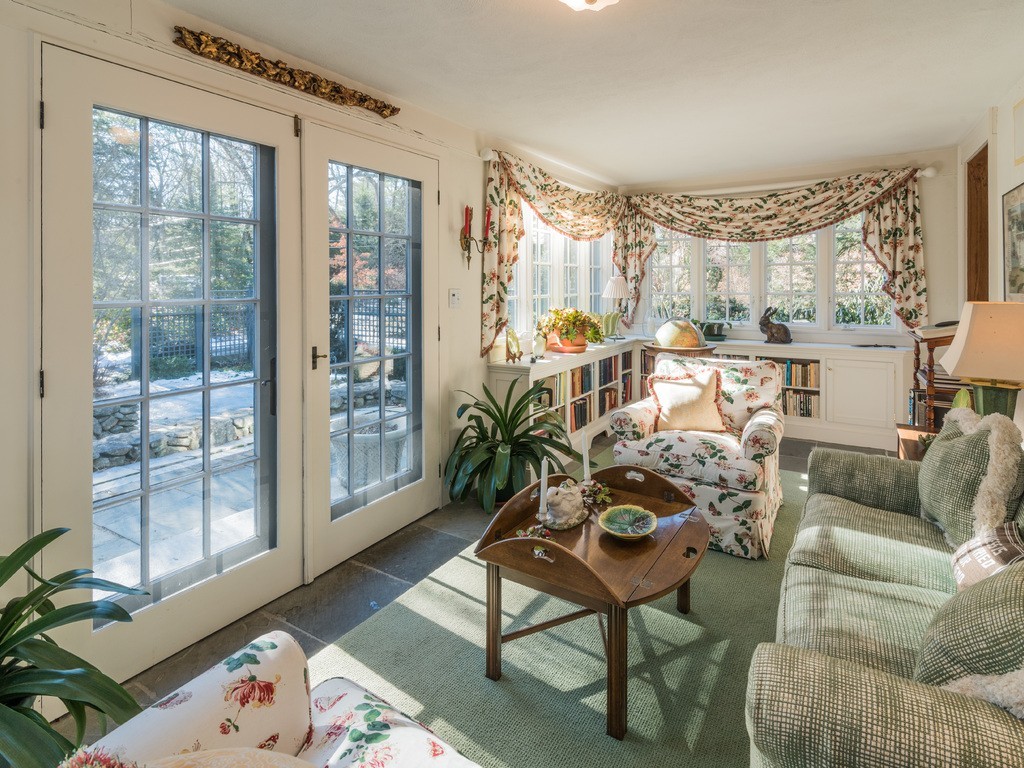 143 Meadowbrook Road Weston, MA 02493 - Photo 9 of 17