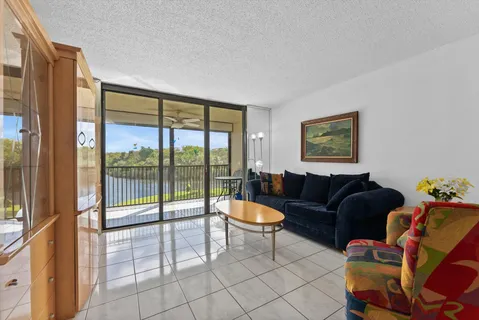 $199,900 | 3050 Northwest 42nd Avenue, Unit C309, Coconut Creek, FL 33066