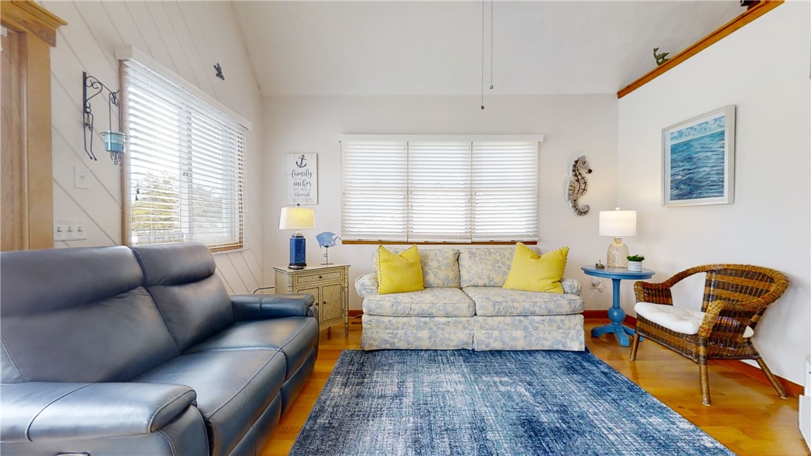 40 Spruce Road South Kingstown, RI 02879 - Photo 5 of 37
