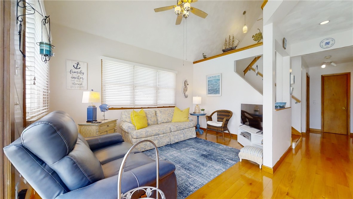 40 Spruce Road South Kingstown, RI 02879 - Photo 6 of 37