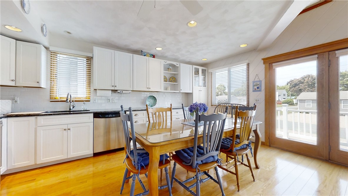 40 Spruce Road South Kingstown, RI 02879 - Photo 8 of 37