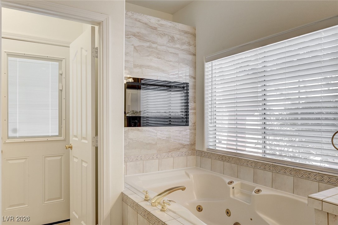2955 El Camino Road Las Vegas, NV 89146 - Photo 53 of 99 Full bath with a whirlpool tub