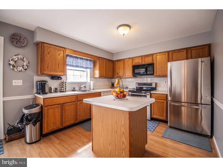 125 Longford Road West Chester, PA 19380 - Photo 6 of 22 Kitchen