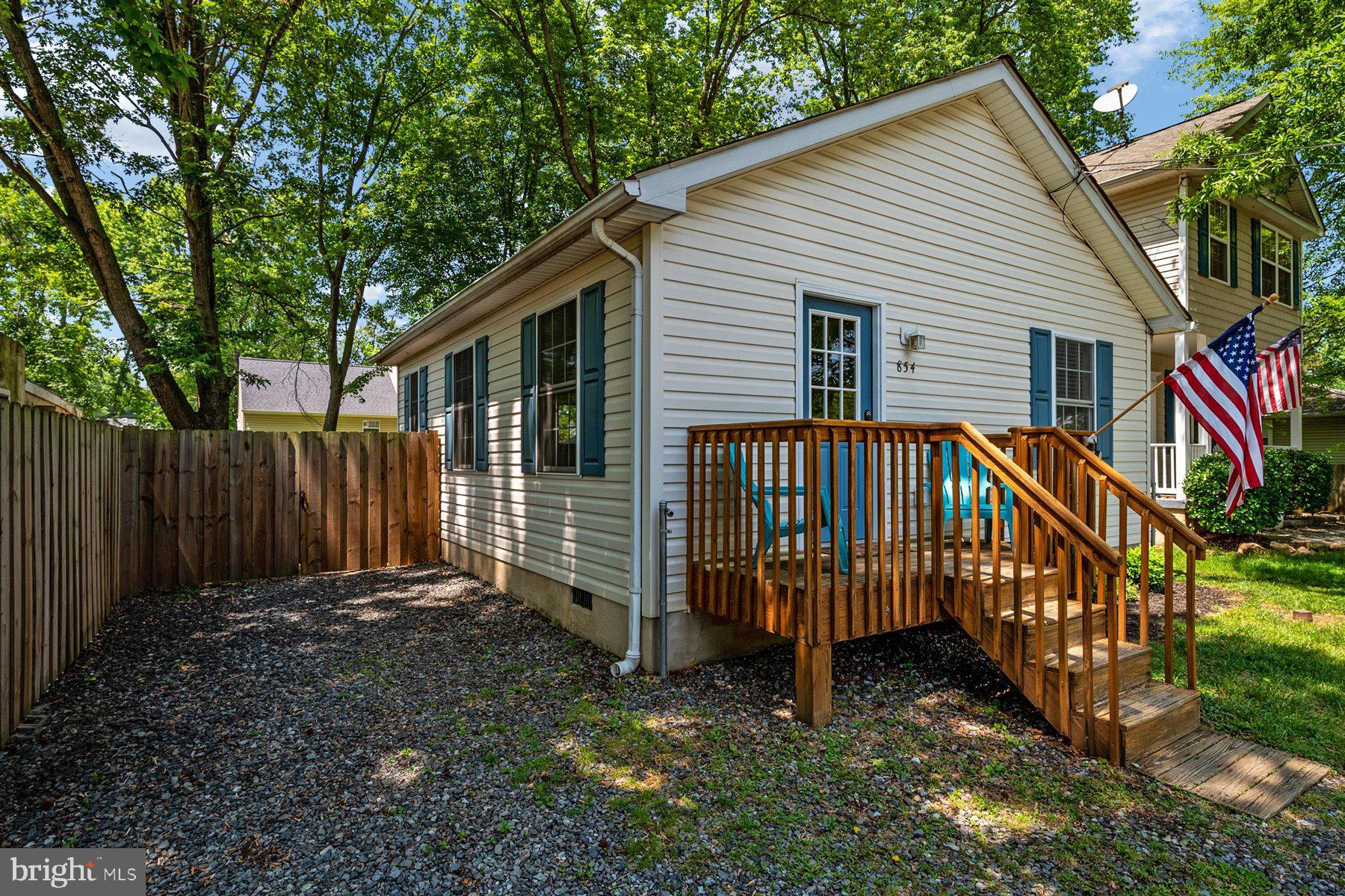 854 Selby Boulevard Edgewater, MD 21037 - Photo 23 of 31 Front