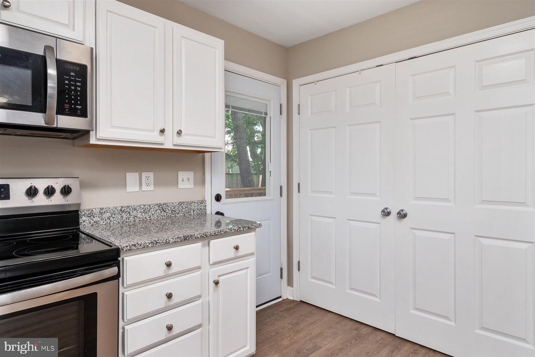 854 Selby Boulevard Edgewater, MD 21037 - Photo 4 of 31 Kitchen
