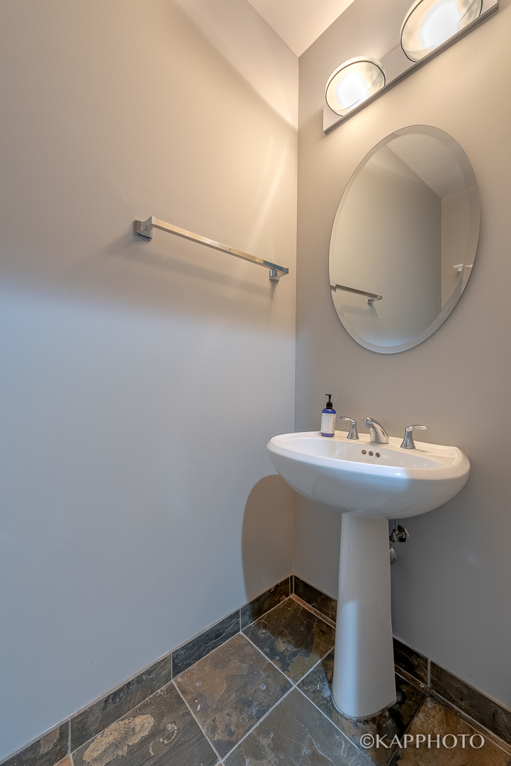 1117 West Monroe Street, Unit 15 Chicago, IL 60607 - Photo 5 of 27