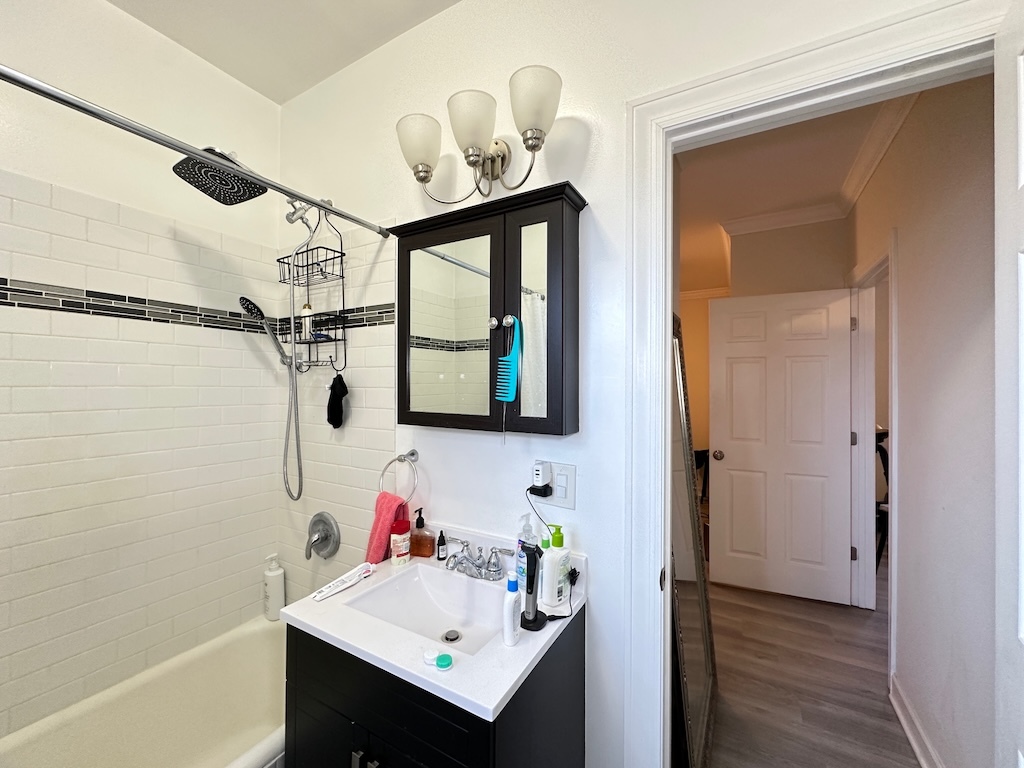 648.5 West Roscoe Street, Unit 1N Chicago, IL 60657 - Photo 19 of 20