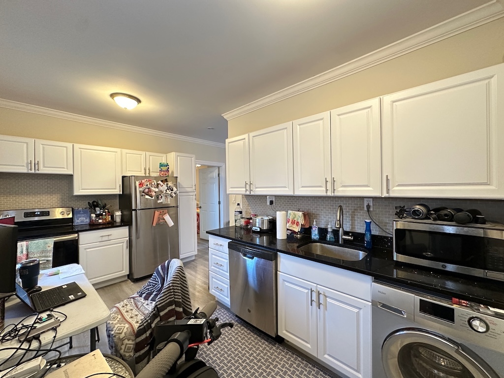 648.5 West Roscoe Street, Unit 1N Chicago, IL 60657 - Photo 5 of 20