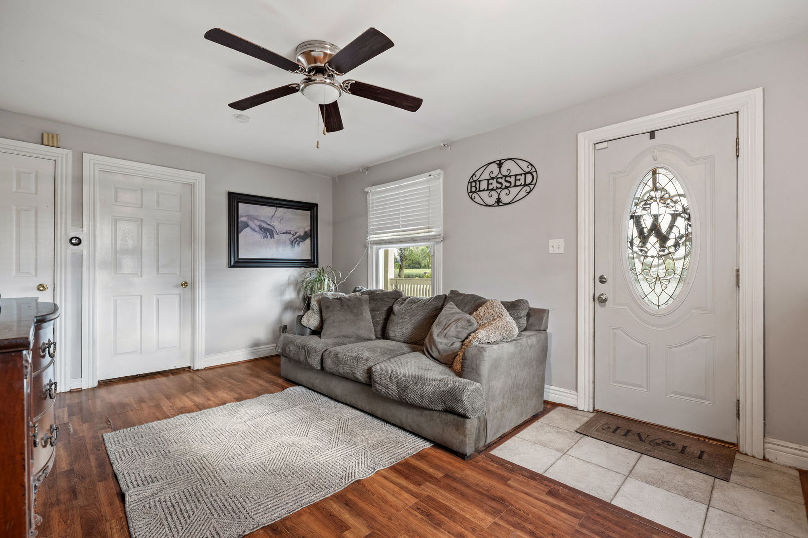 600 Bruce Road Lockport, IL 60441 - Photo 5 of 23 a living room with furniture and a window