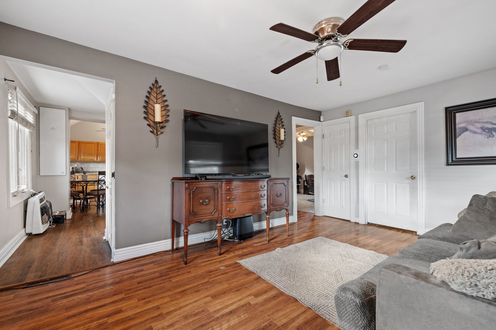 600 Bruce Road Lockport, IL 60441 - Photo 7 of 23 a living room with furniture and a flat screen tv