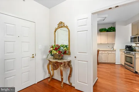 $480,000 | 19355 Cypress Ridge Terrace, Unit 1021, Leesburg, VA 20176