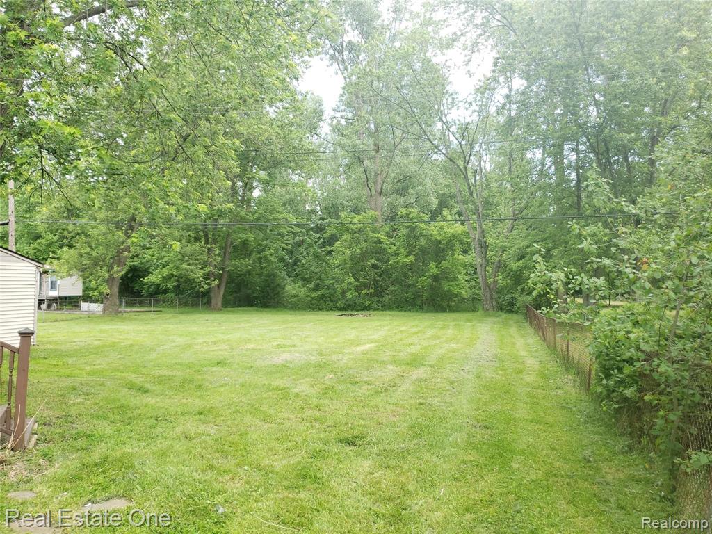 48653 Willis Road Belleville, MI 48111 - Photo 2 of 14