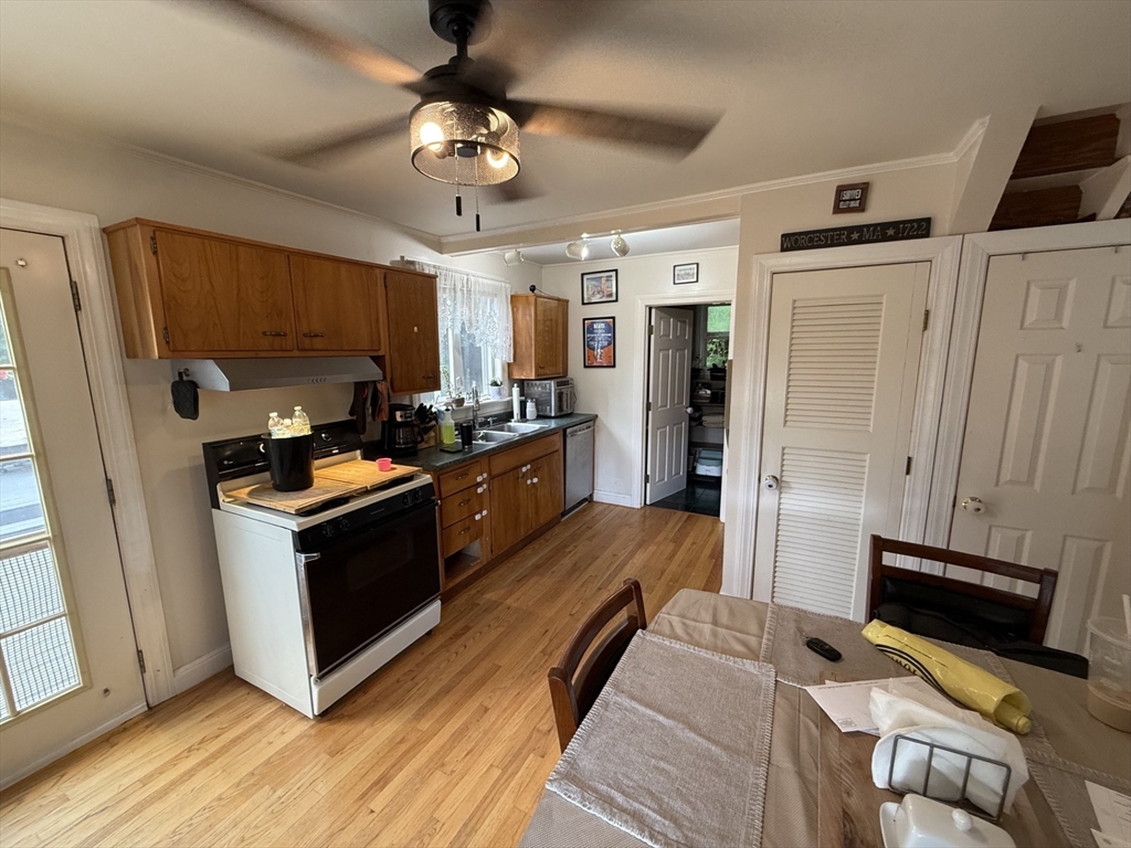 74 Wilkinson Street Worcester, MA 01606 - Photo 11 of 25