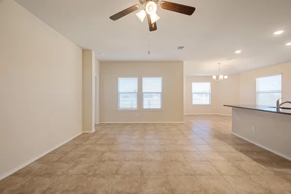 $1,660 | 129 Plata Lane, Jarrell, TX 76537