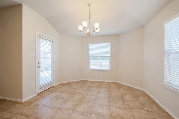 $1,660 | 129 Plata Lane, Jarrell, TX 76537