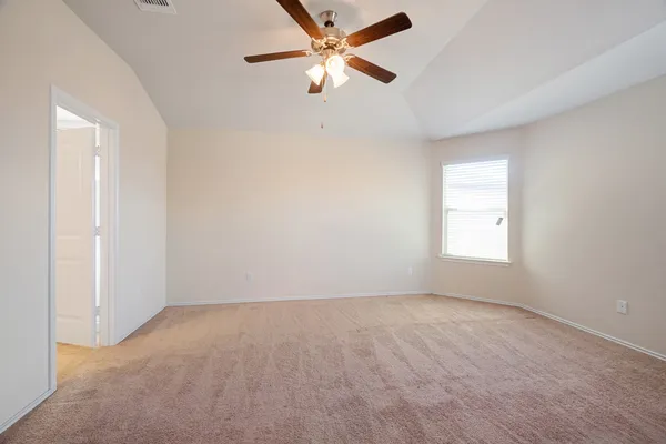 $1,660 | 129 Plata Lane, Jarrell, TX 76537