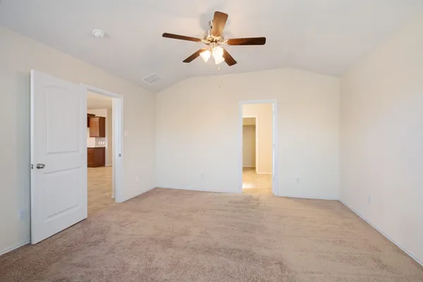 $1,660 | 129 Plata Lane, Jarrell, TX 76537