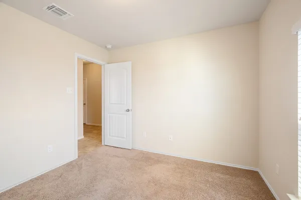 $1,660 | 129 Plata Lane, Jarrell, TX 76537