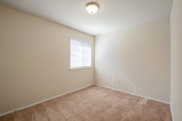 $1,660 | 129 Plata Lane, Jarrell, TX 76537