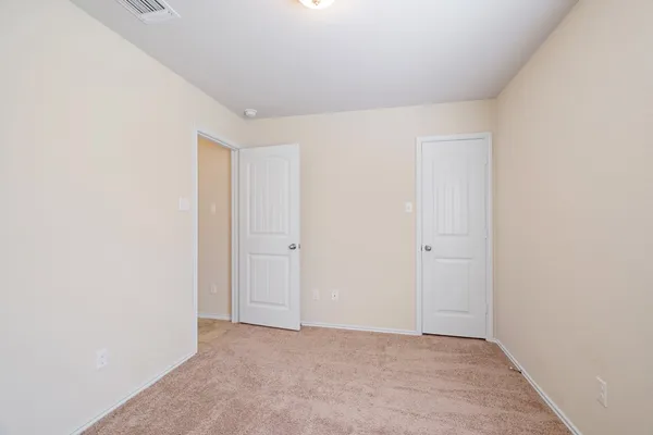 $1,660 | 129 Plata Lane, Jarrell, TX 76537