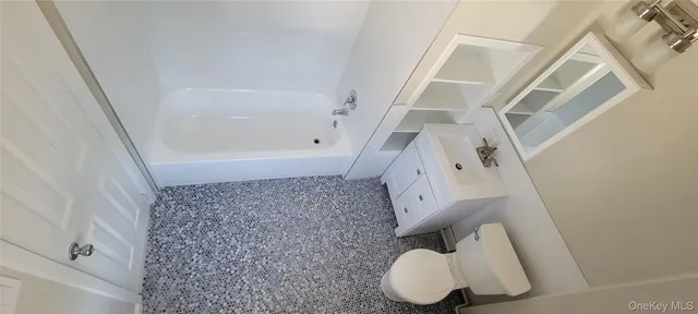 $2,300 | 463-465 Main Street, Unit C, Islip, NY 11751