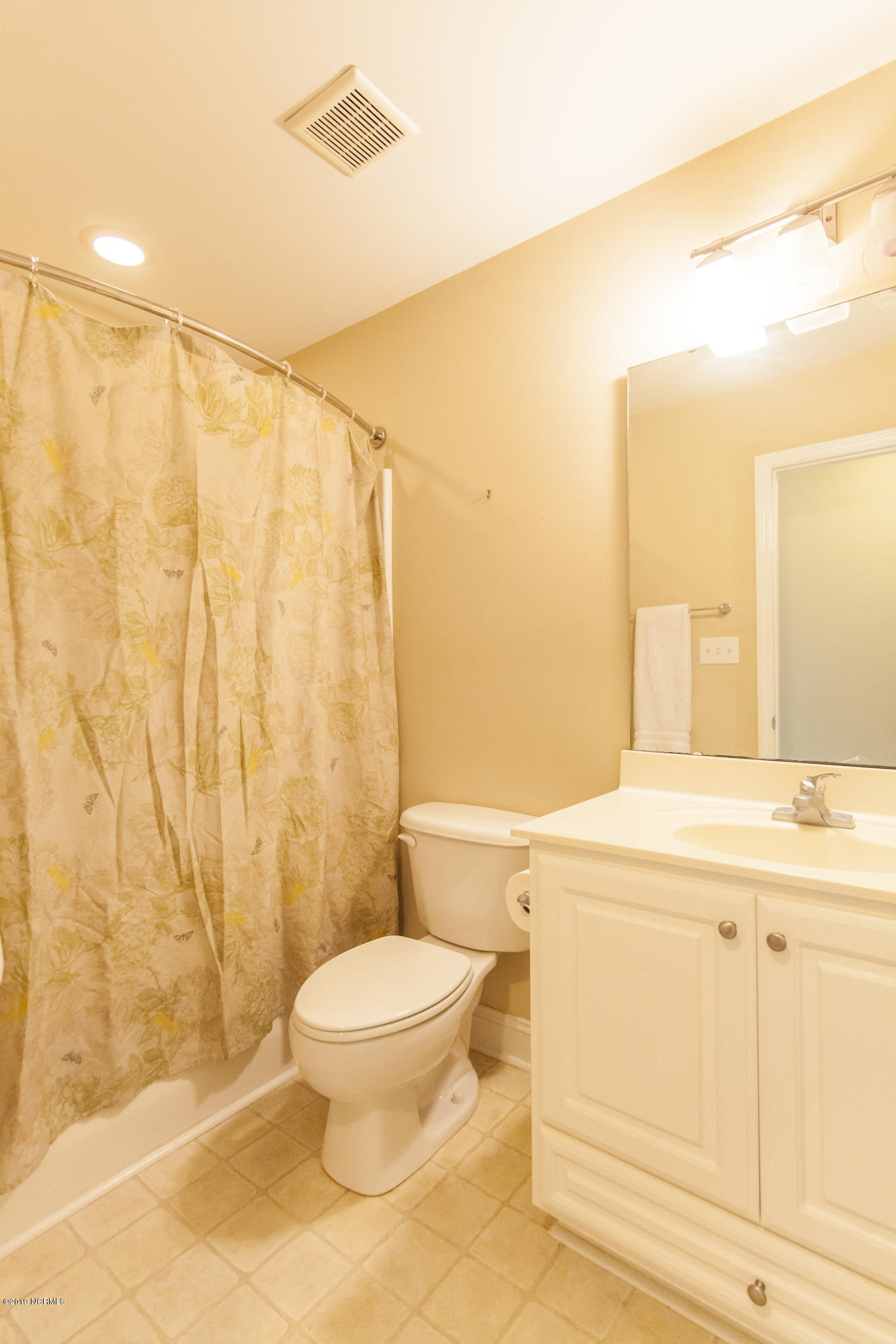 413 Conner Grant Road New Bern, NC 28562 - Photo 40 of 54 Upstairs Bathroom