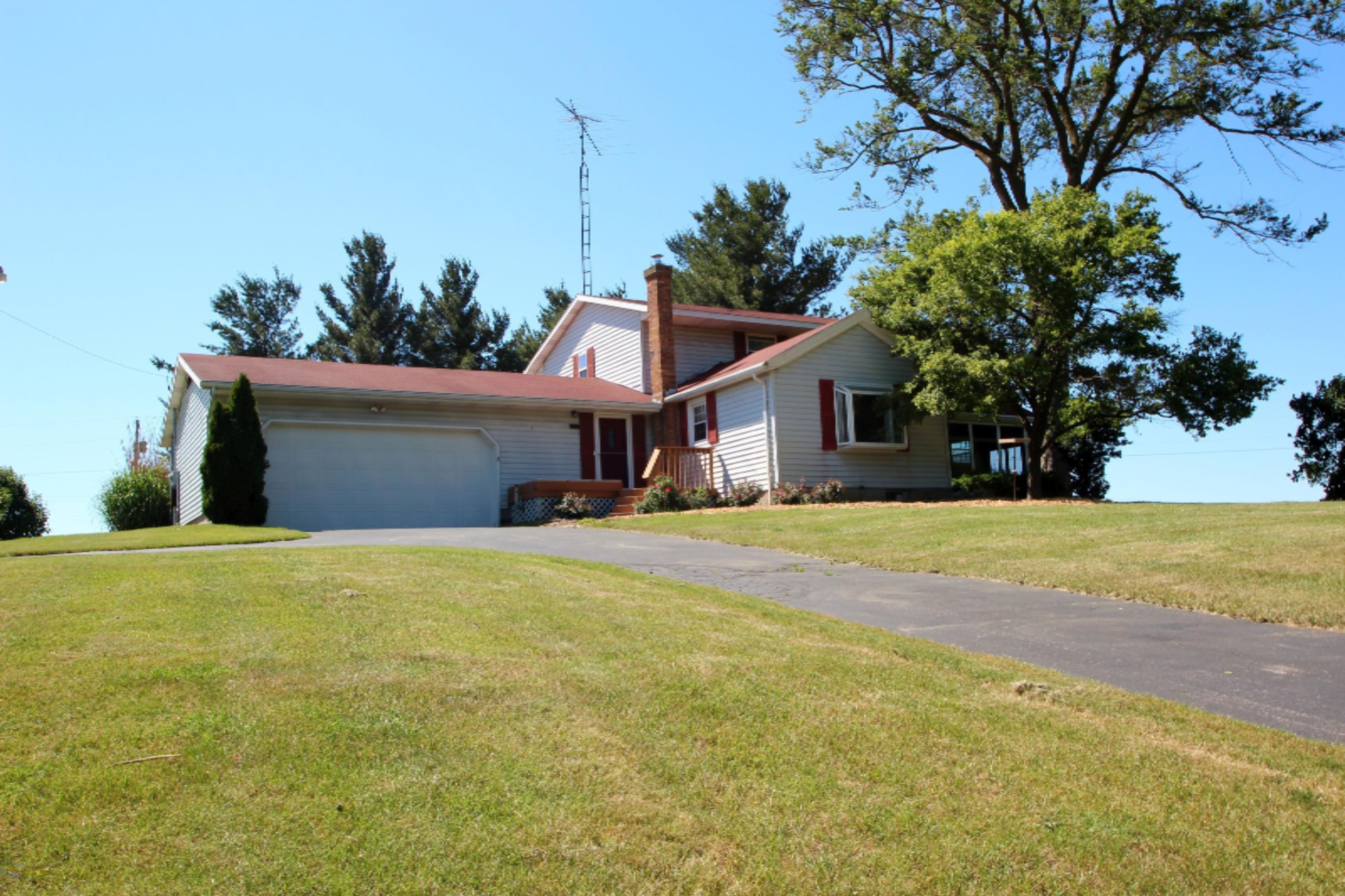 60944 Creek Road Niles, MI 49120 - Photo 1 of 44 IMG_2480