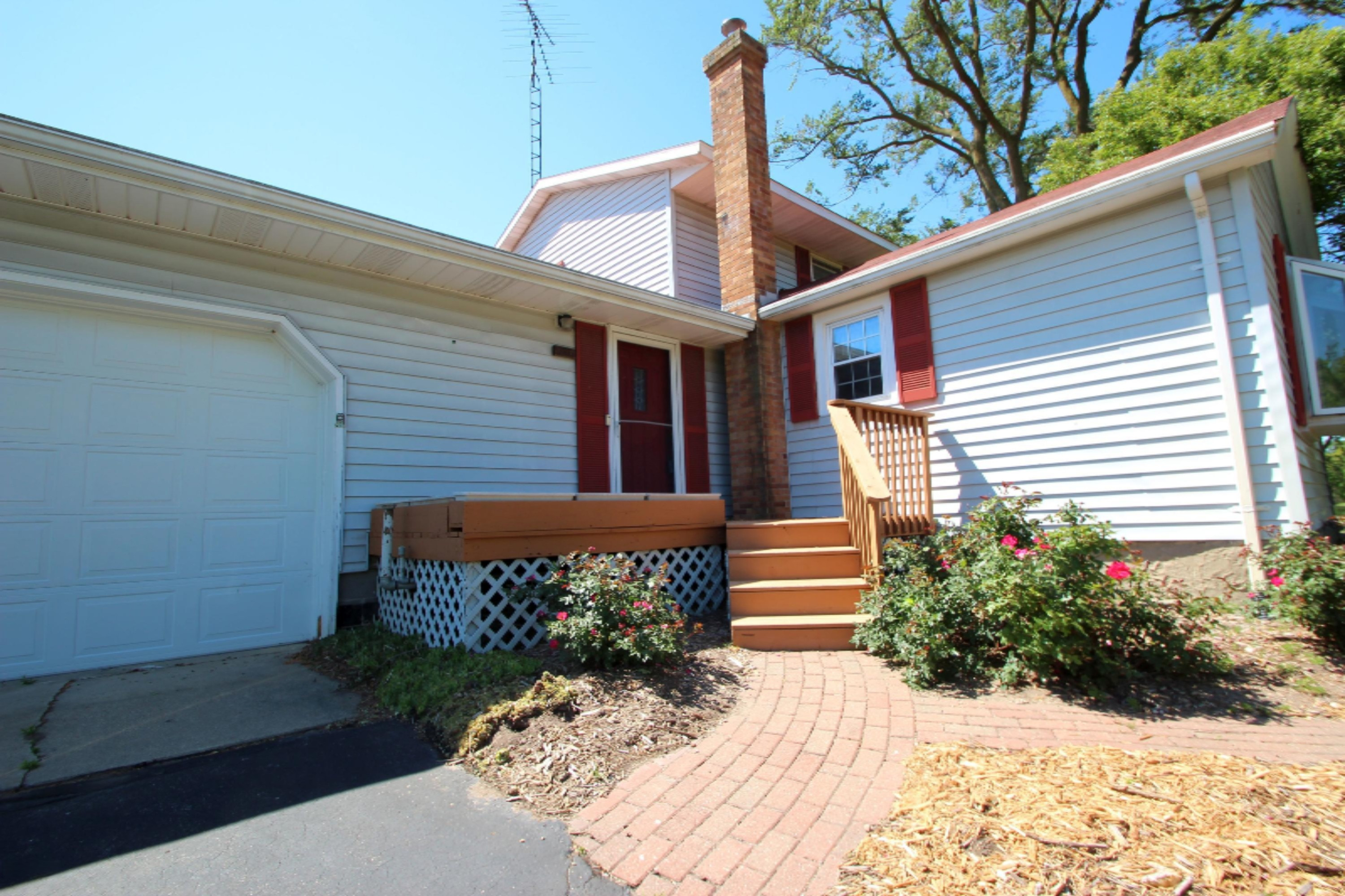 60944 Creek Road Niles, MI 49120 - Photo 2 of 44 IMG_2471