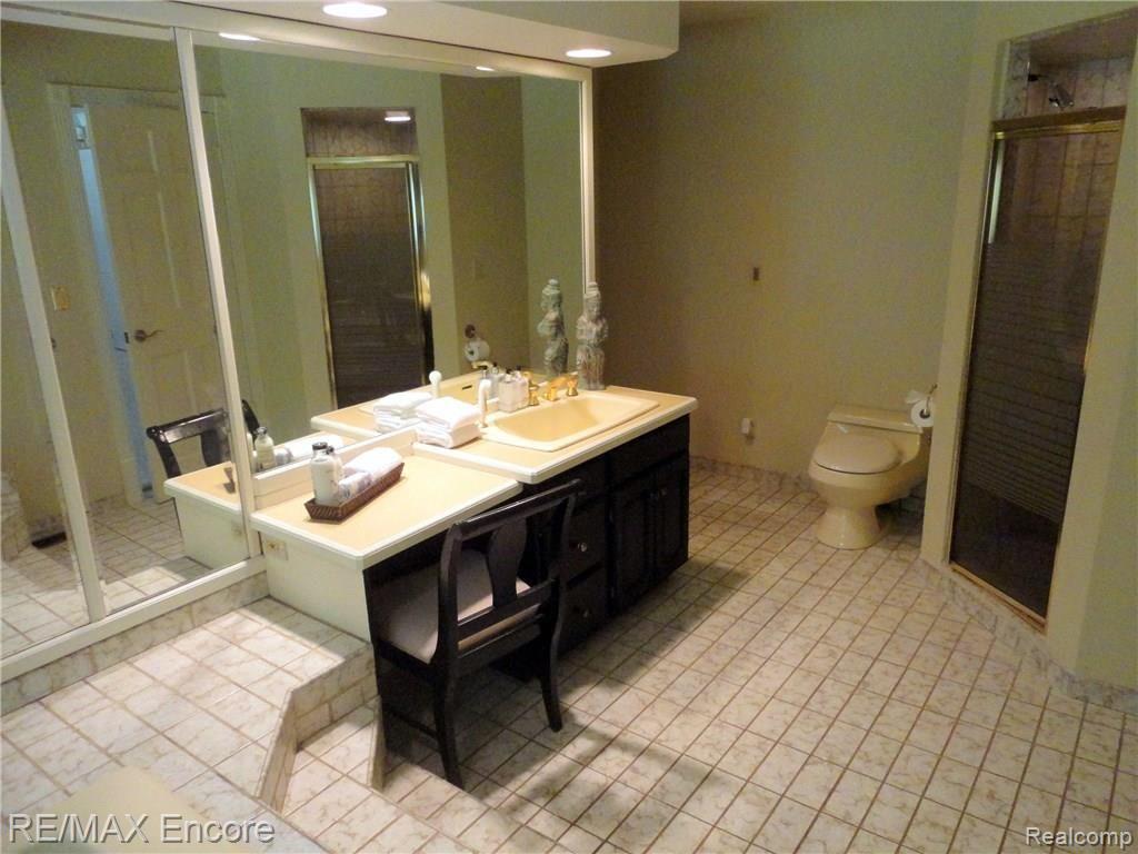 6435 Lahring Road Holly, MI 48442 - Photo 22 of 53 Master bath 2.jpg
