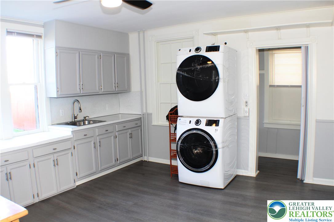 115 Howertown Road Catasauqua, PA 18032 - Photo 11 of 33 Laundry hook-up in the kitchen for a stackable set