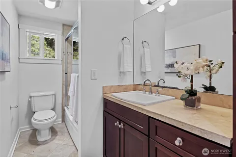 $950,000 | 14556 75th Avenue Northeast, Kenmore, WA 98028