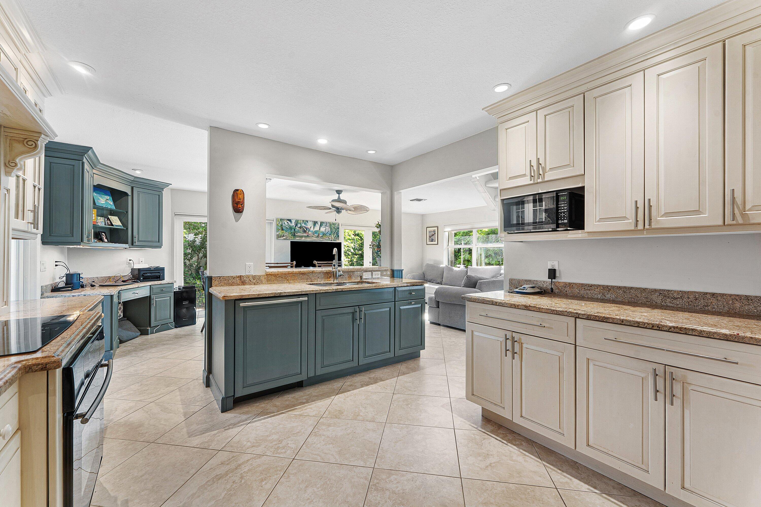 491 Neptune Road Juno Beach, FL 33408 - Photo 14 of 30 011-491NeptuneRoad-JunoBeach-FL-33408-SM