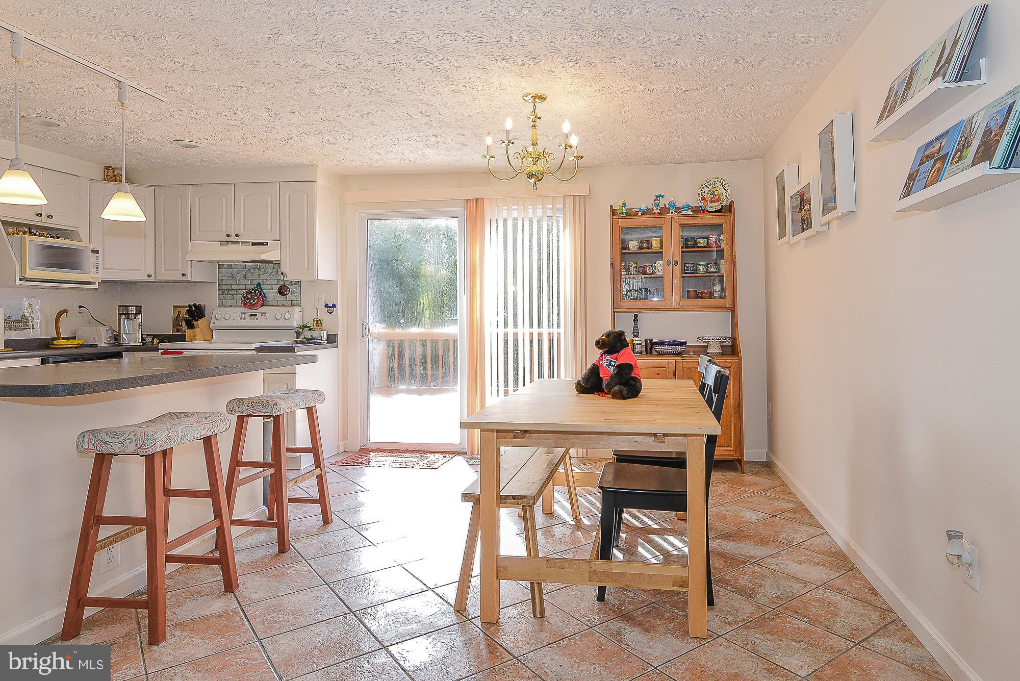 8291 Raindrop Way Springfield, VA 22153 - Photo 11 of 40