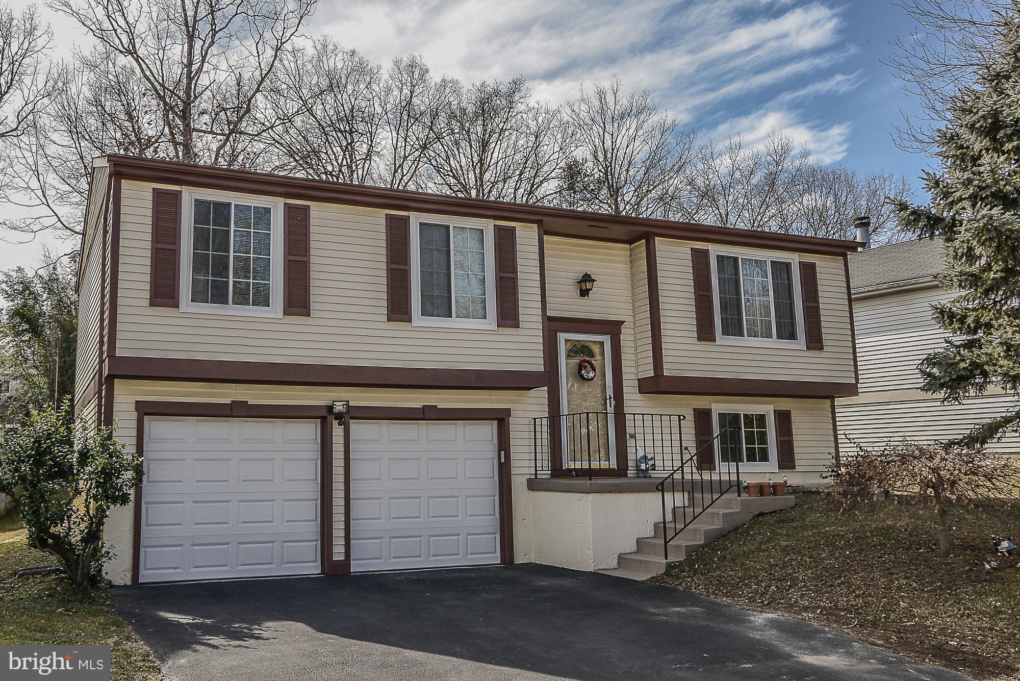 8291 Raindrop Way Springfield, VA 22153 - Photo 2 of 40