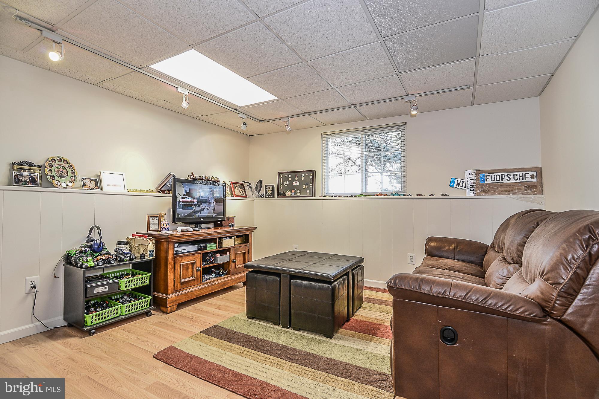 8291 Raindrop Way Springfield, VA 22153 - Photo 22 of 40