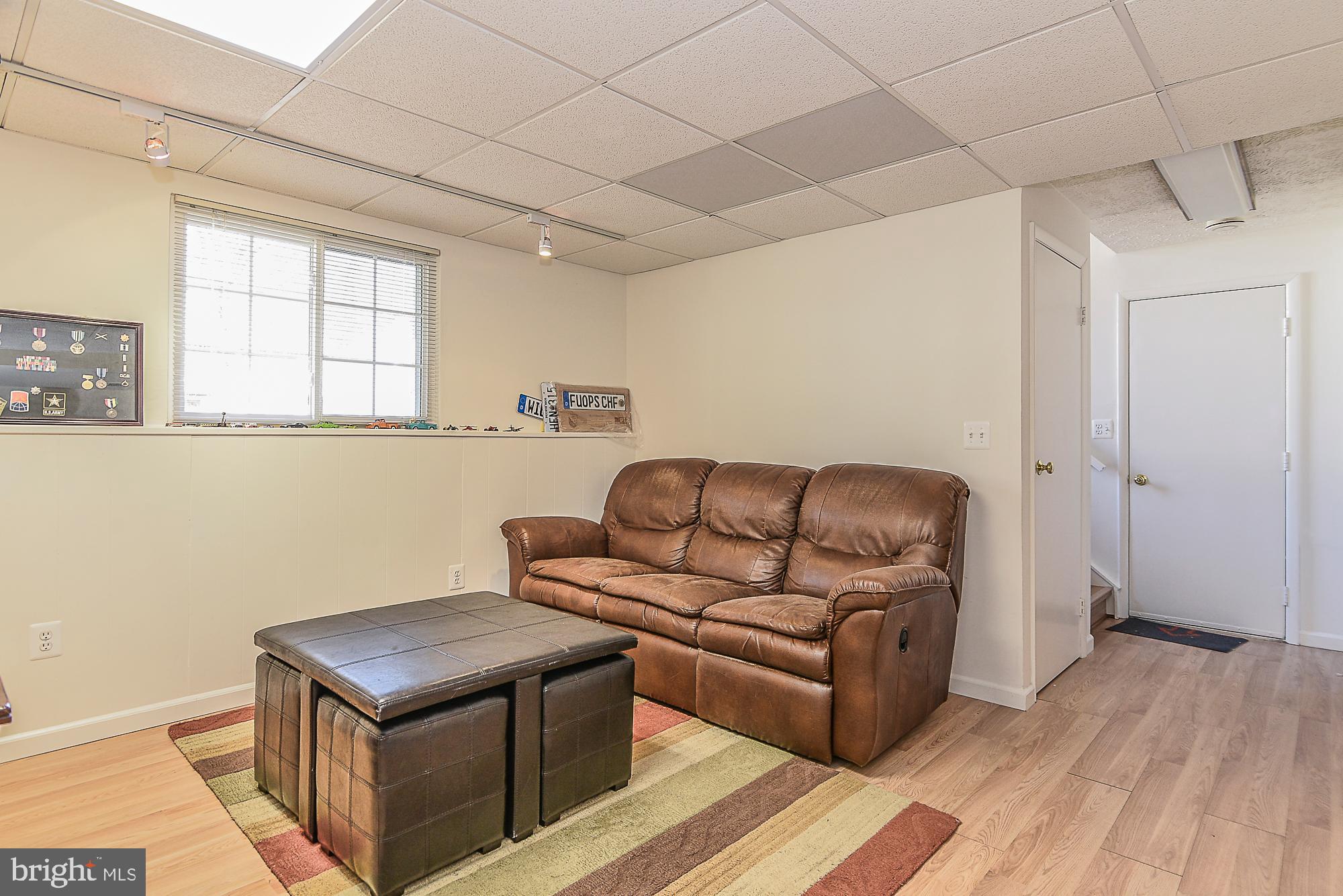 8291 Raindrop Way Springfield, VA 22153 - Photo 23 of 40