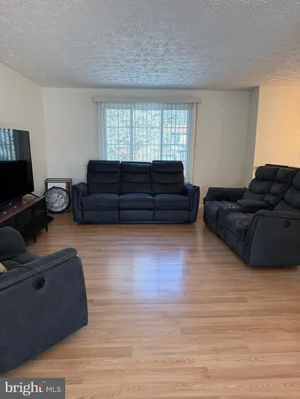 $3,200 | 8291 Raindrop Way, Springfield, VA 22153