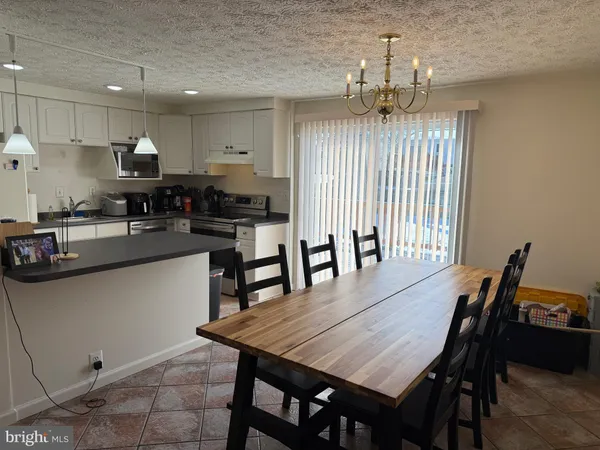 $3,200 | 8291 Raindrop Way, Springfield, VA 22153
