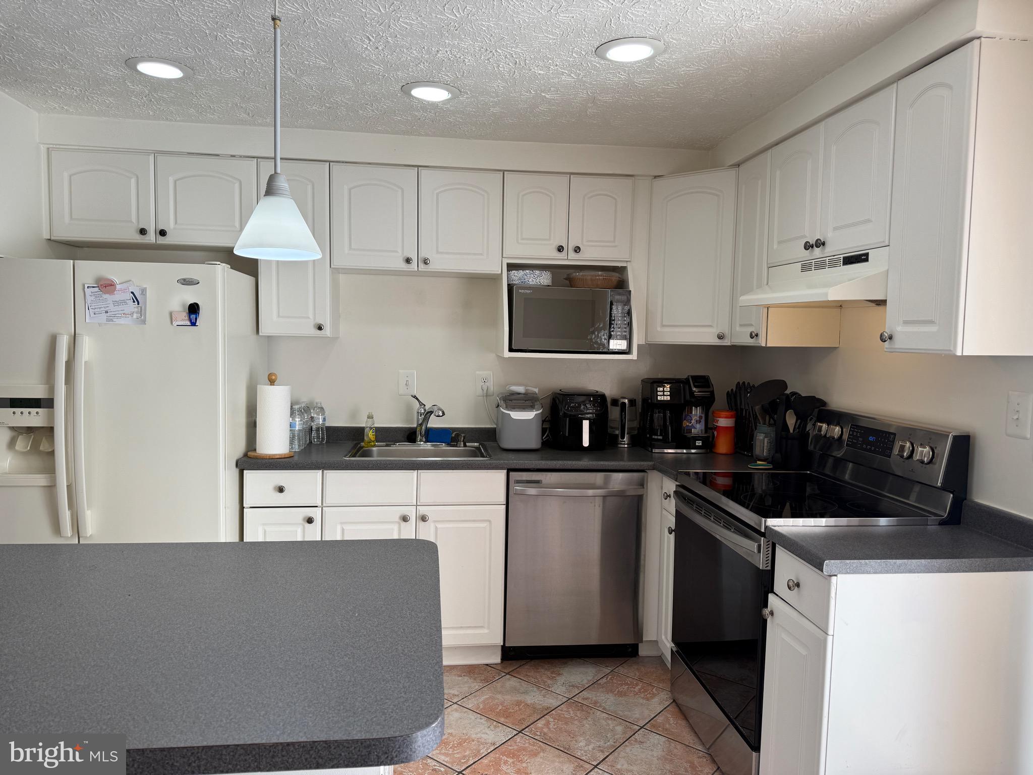 8291 Raindrop Way Springfield, VA 22153 - Photo 30 of 40