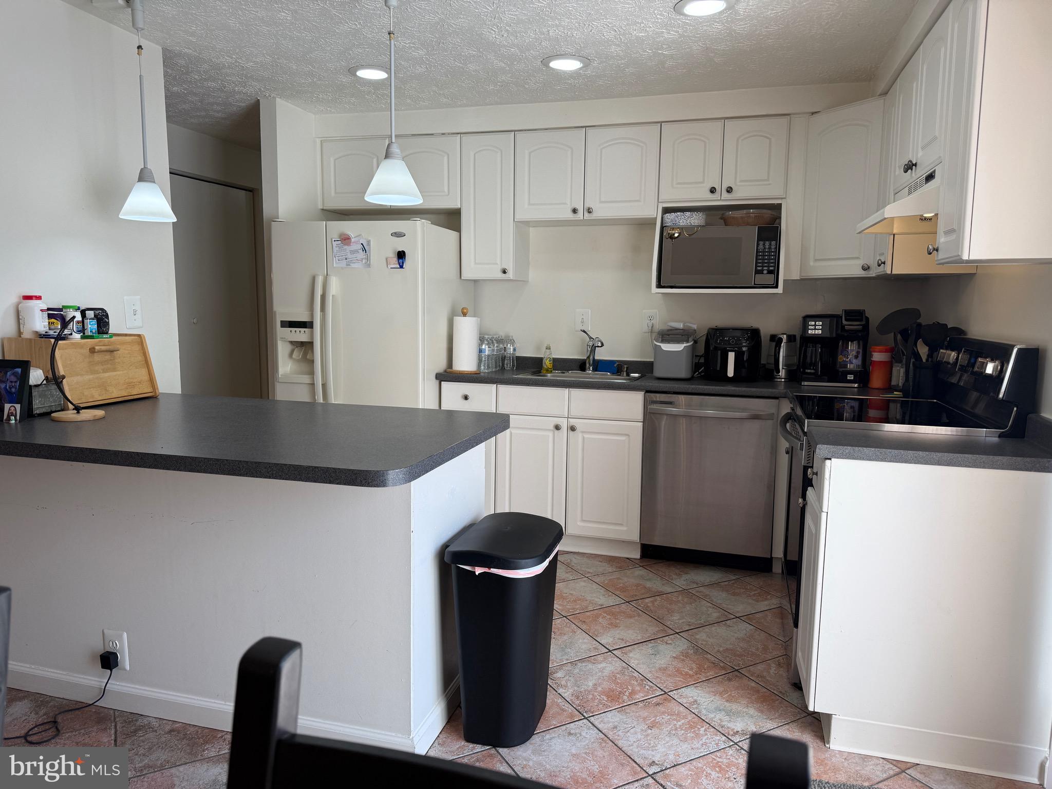 8291 Raindrop Way Springfield, VA 22153 - Photo 32 of 40