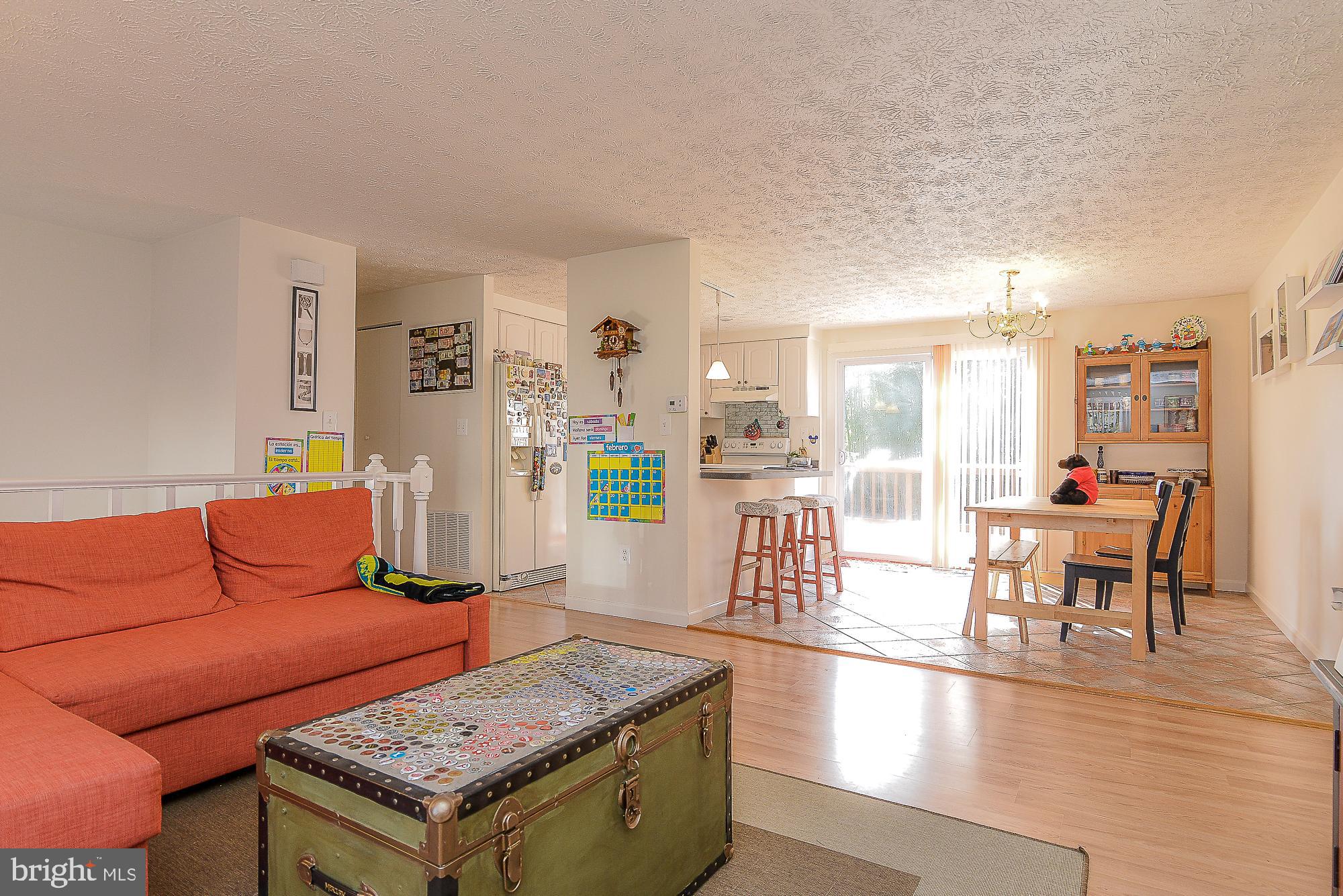 8291 Raindrop Way Springfield, VA 22153 - Photo 5 of 40