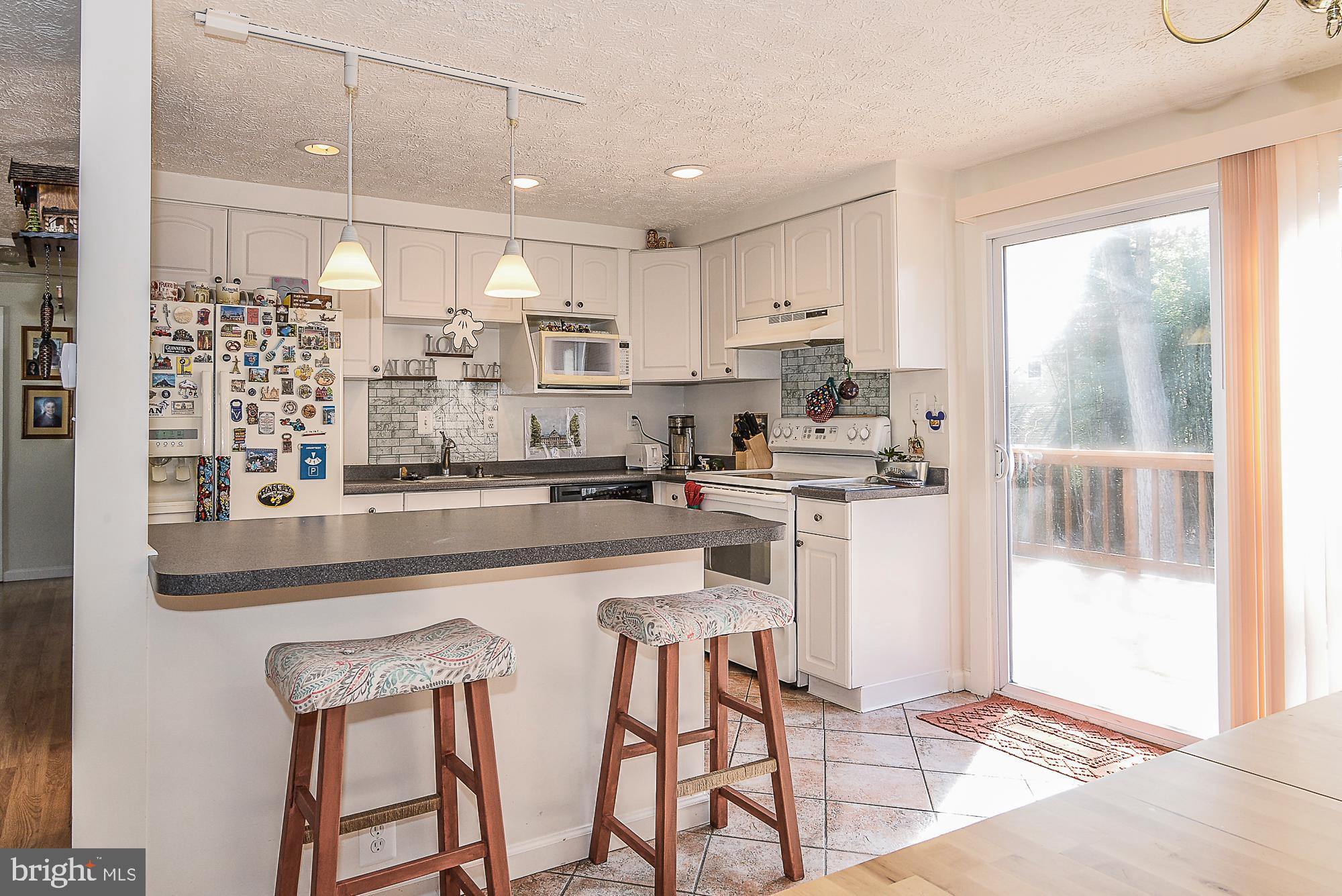 8291 Raindrop Way Springfield, VA 22153 - Photo 8 of 40