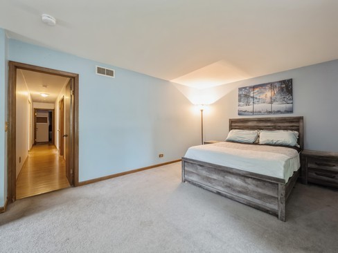 755 Ruth Drive Elgin, IL 60123 - Photo 8 of 23 Gallery Image 8