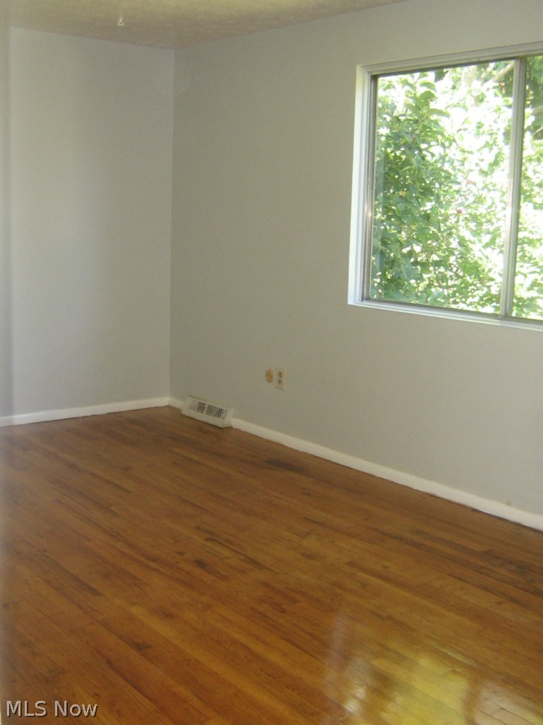 881 Independence Avenue Akron, OH 44310 - Photo 11 of 22 Gallery Image 11