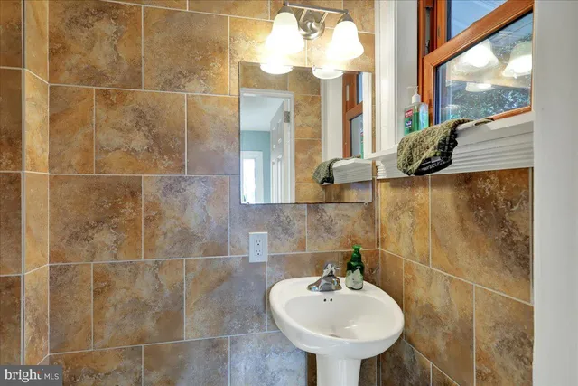 $319,900 | 105 South Park Road, Reading, PA 19610