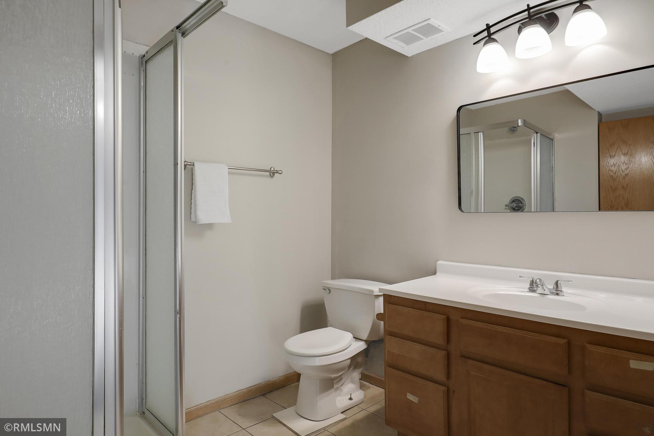 624 Cook Avenue St. Paul, MN 55130 - Photo 13 of 21