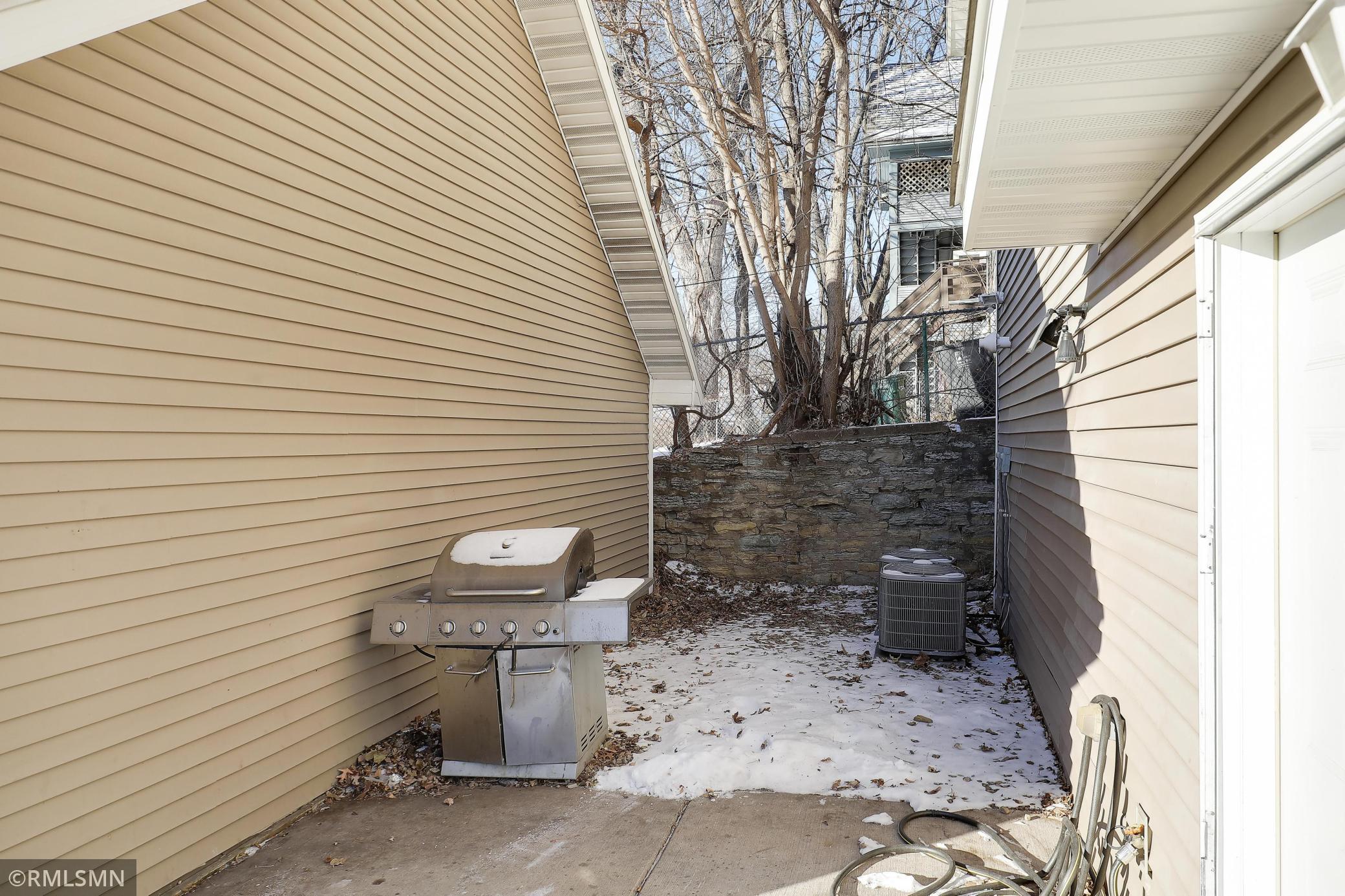 624 Cook Avenue St. Paul, MN 55130 - Photo 19 of 21