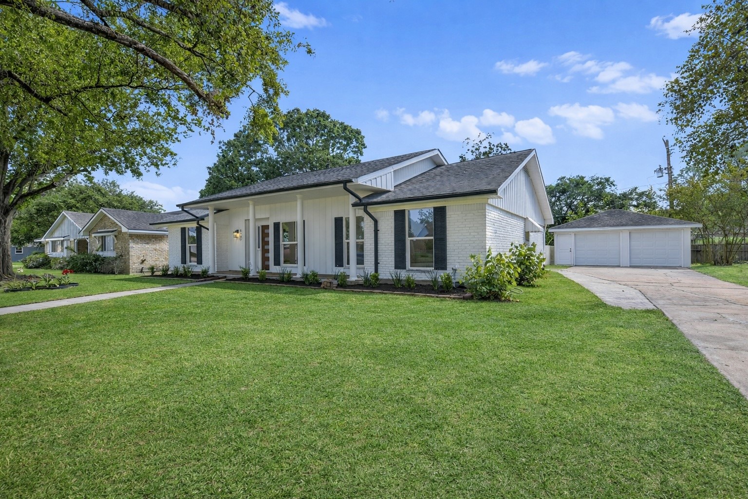 5447 Darnell Street Houston, TX 77096 - Photo 2 of 41