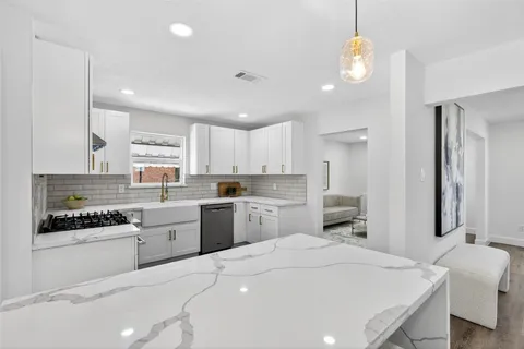 $540,000 | 5447 Darnell Street, Houston, TX 77096